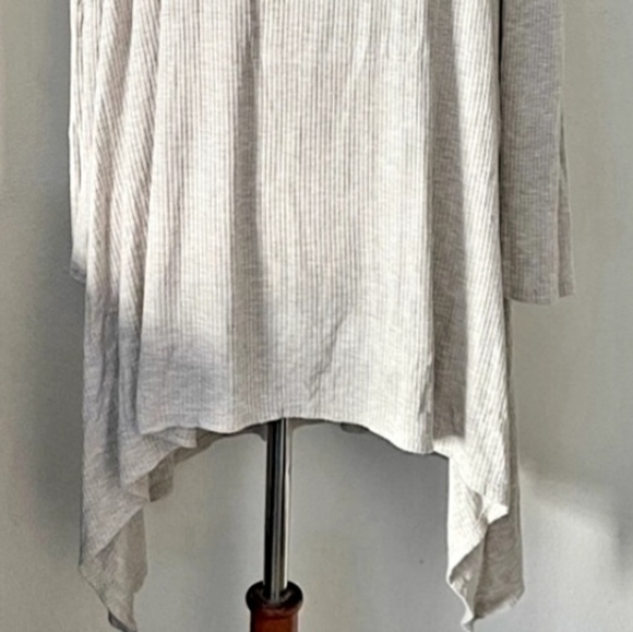 BKE NWT Tunic Med. - Picture 4 of 4